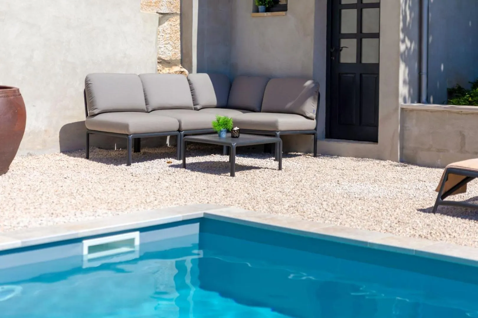 Rustic Villa Dvori With Outdoor Pool In Porec Vrznaveri 0*,  Croácia