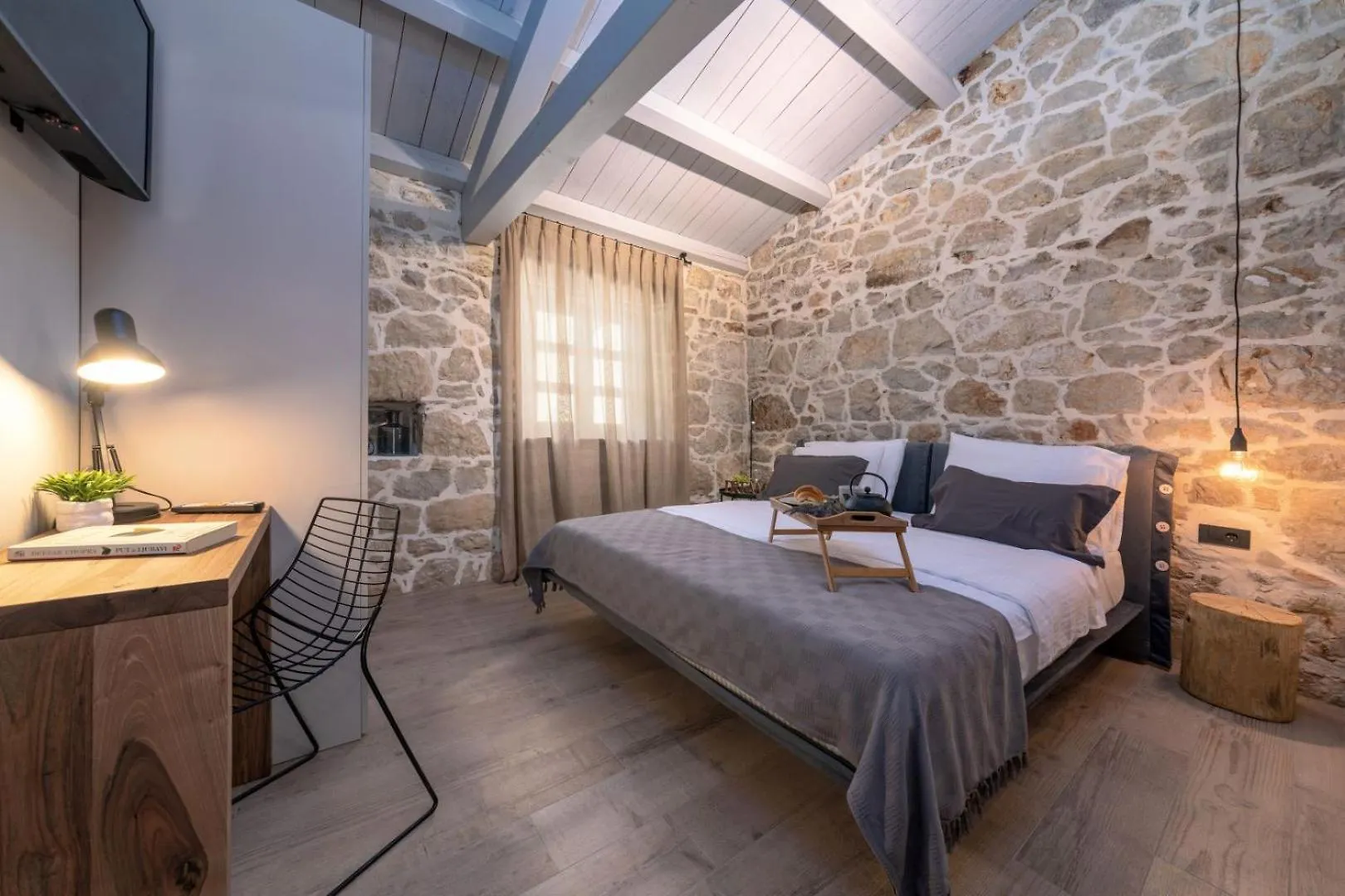 Rustic Villa Dvori With Outdoor Pool In Porec Vrznaveri