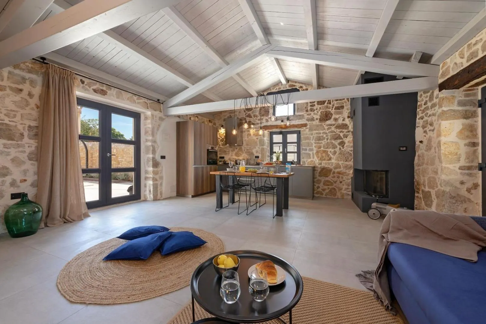 Rustic Villa Dvori With Outdoor Pool In Porec Vrznaveri